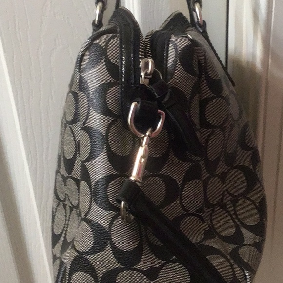 Coach Signature Boston Bag - Picture 3 of 13